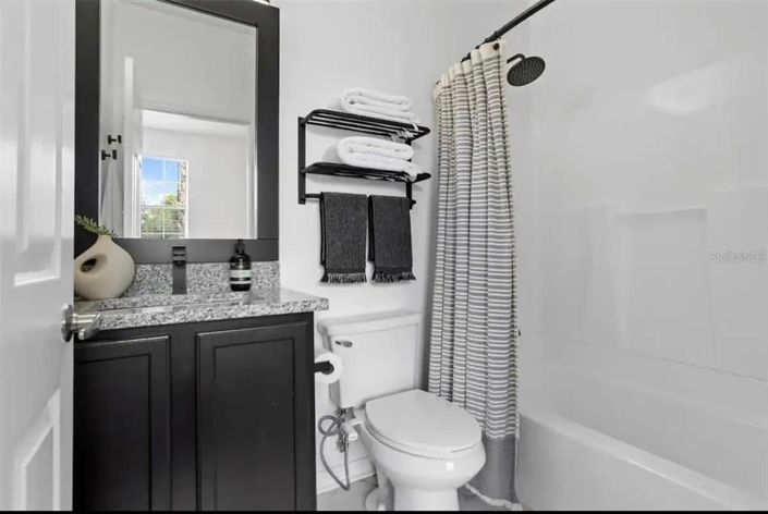 Image No.20-3 Bed Townhouse for sale