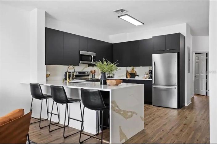 Image No.9-3 Bed Townhouse for sale