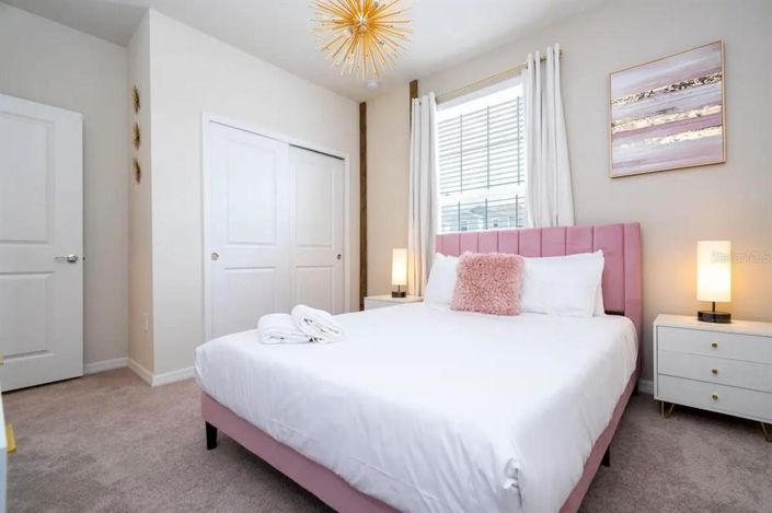 Image No.17-5 Bed Townhouse for sale