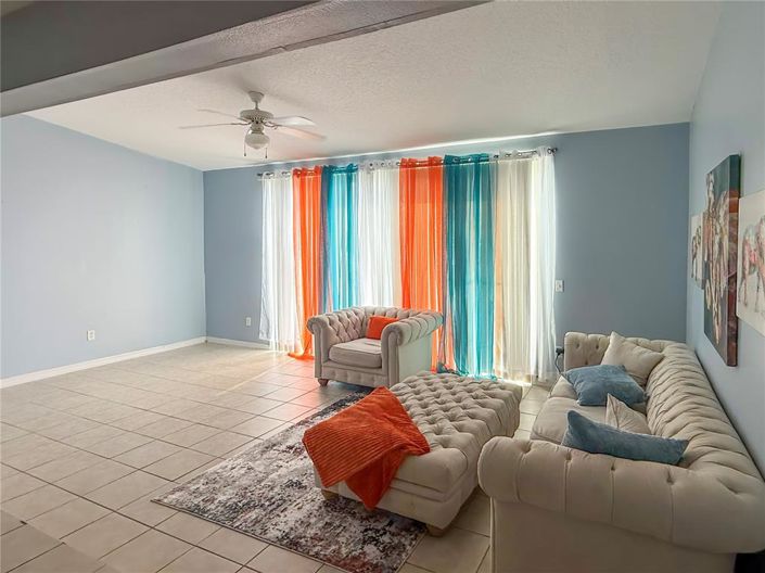 Image No.2-3 Bed Townhouse for sale