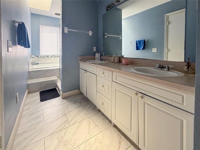 Image No.7-3 Bed Townhouse for sale