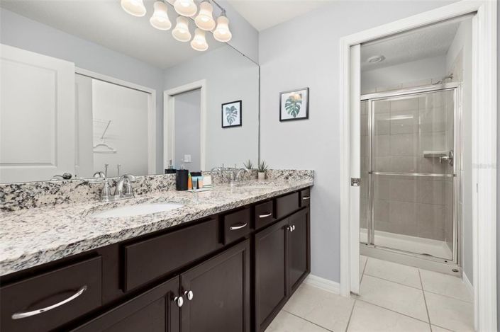 Image No.35-5 Bed Townhouse for sale