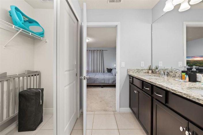 Image No.36-5 Bed Townhouse for sale