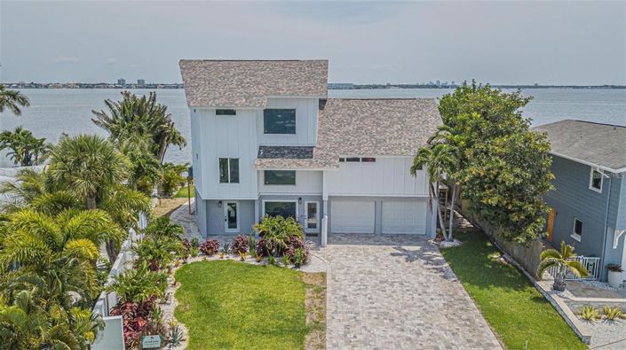 Image No.1-4 Bed Property for sale