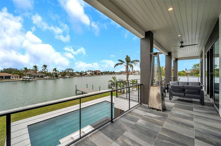 Image No.19-6 Bed Property for sale