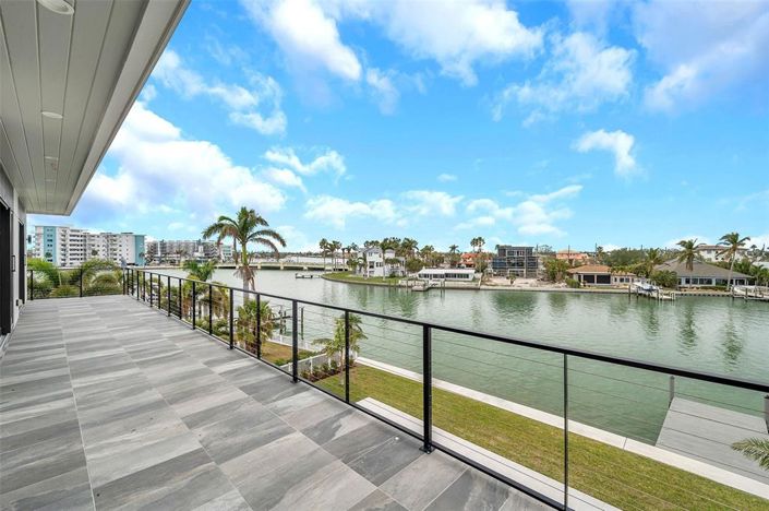 Image No.38-6 Bed Property for sale