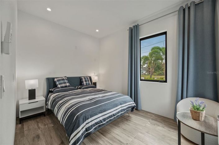 Image No.46-6 Bed Property for sale