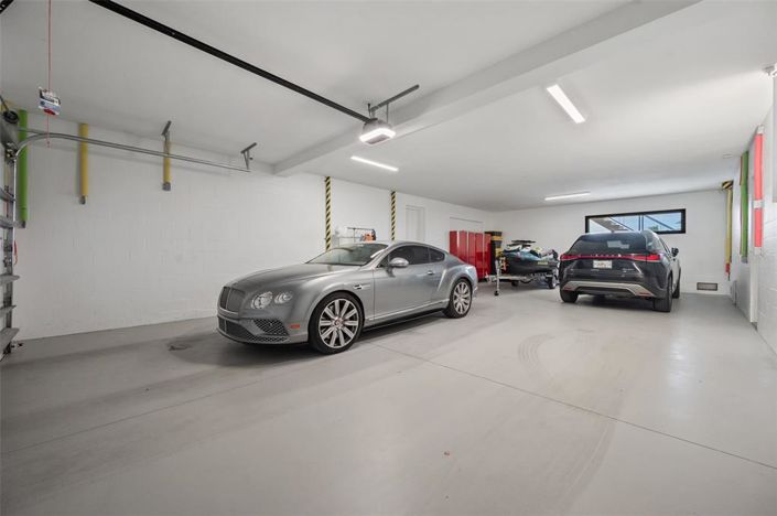 Image No.48-6 Bed Property for sale