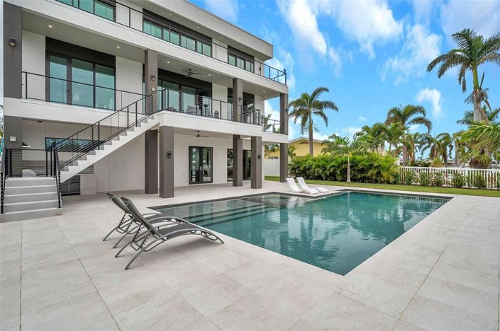 Image No.58-6 Bed Property for sale