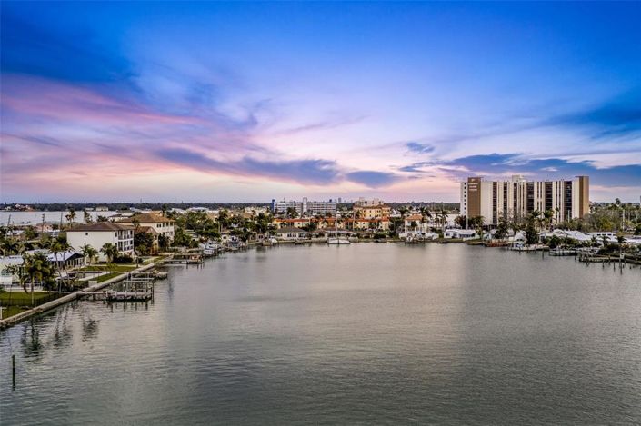 Image No.81-6 Bed Property for sale