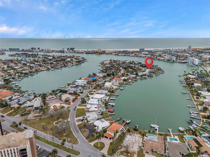 Image No.85-6 Bed Property for sale