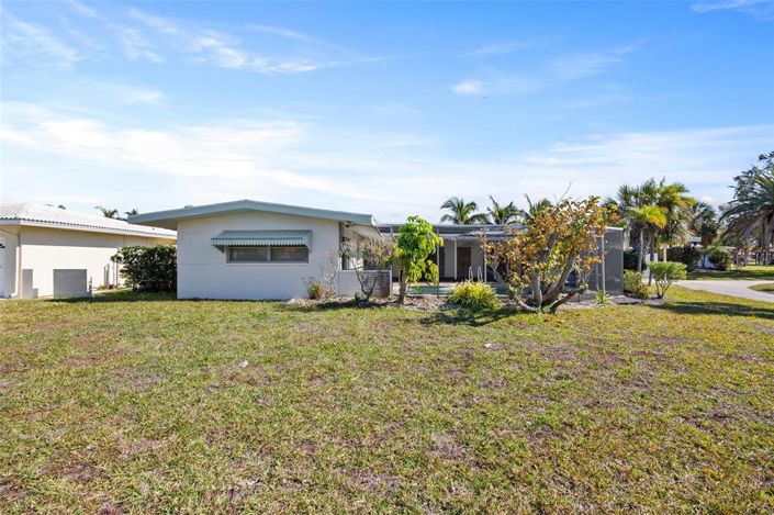 Image No.17-4 Bed Property for sale