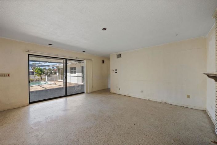 Image No.20-4 Bed Property for sale