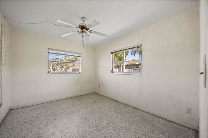 Image No.26-4 Bed Property for sale