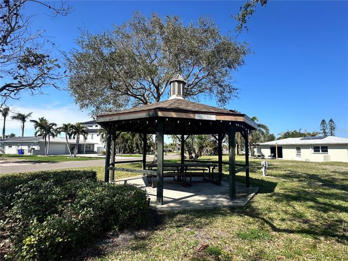 Image No.43-4 Bed Property for sale