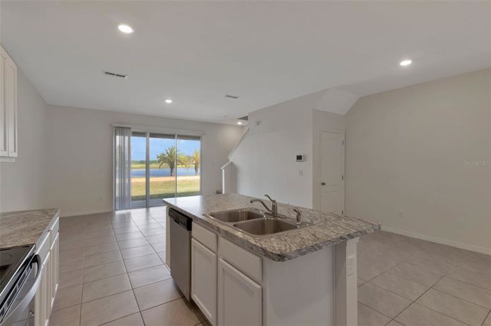 Image No.12-3 Bed Townhouse for sale