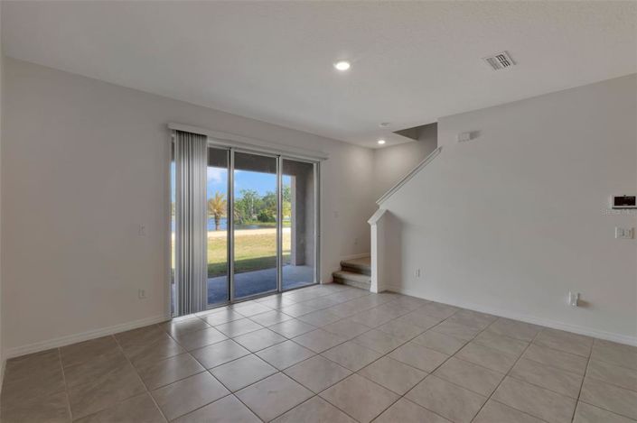 Image No.13-3 Bed Townhouse for sale