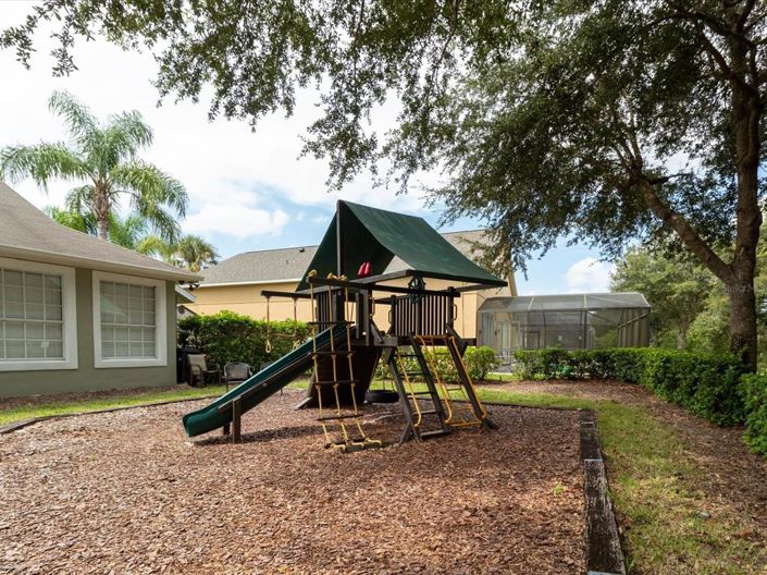 Image No.56-4 Bed Property for sale