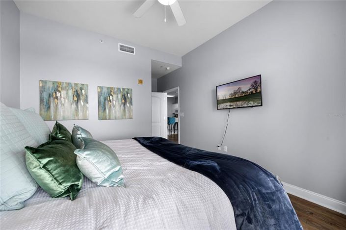 Image No.19-2 Bed Property for sale