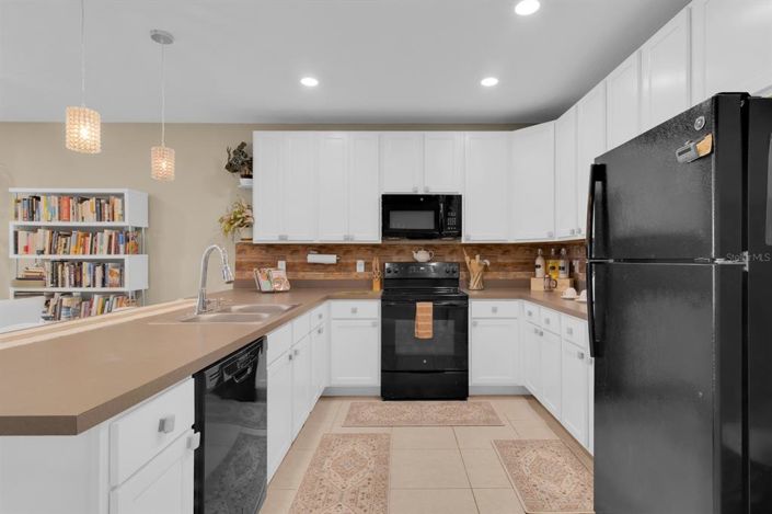 Image No.14-3 Bed Townhouse for sale