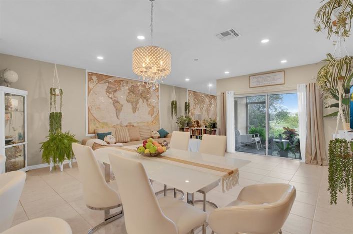 Image No.25-3 Bed Townhouse for sale