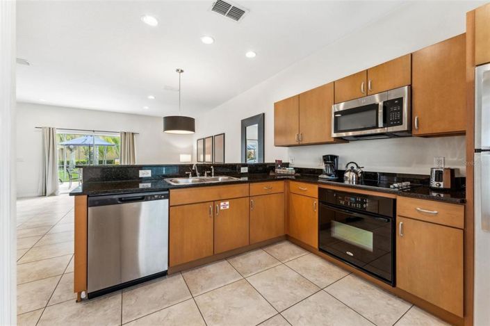 Image No.14-3 Bed Townhouse for sale