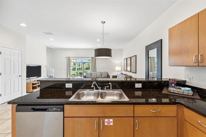 Image No.15-3 Bed Townhouse for sale