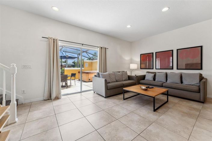 Image No.8-3 Bed Townhouse for sale