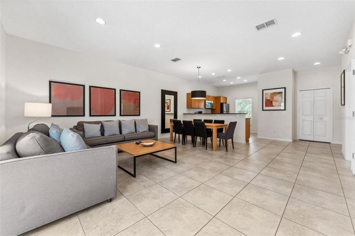 Image No.9-3 Bed Townhouse for sale