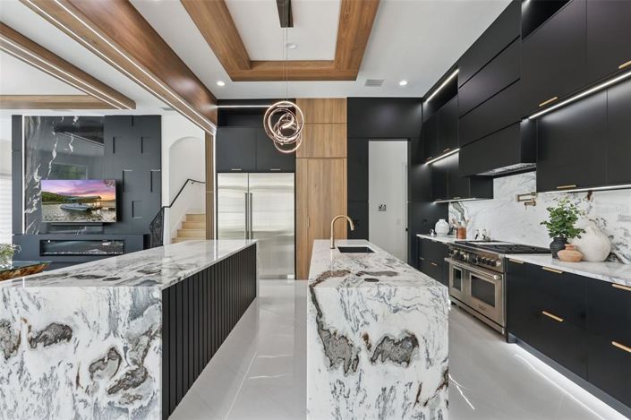 Image No.13-5 Bed Property for sale