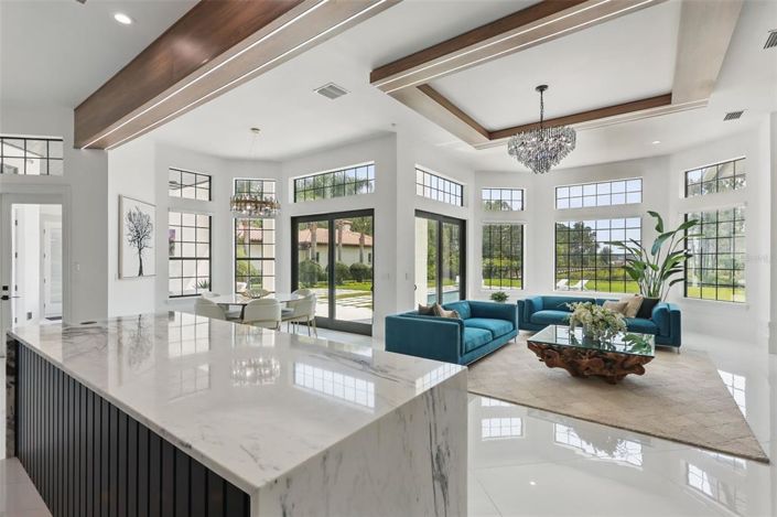 Image No.18-5 Bed Property for sale