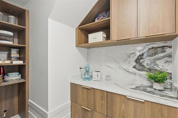 Image No.19-5 Bed Property for sale