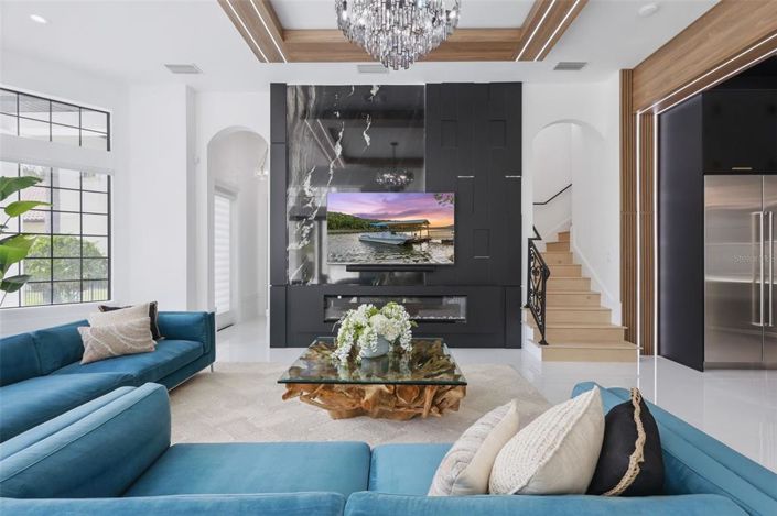 Image No.20-5 Bed Property for sale