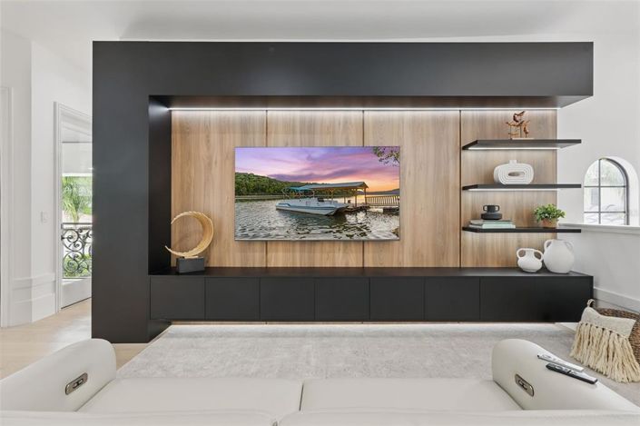 Image No.31-5 Bed Property for sale