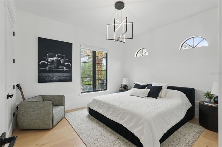 Image No.43-5 Bed Property for sale