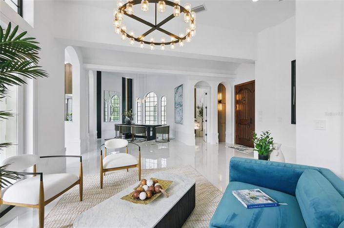 Image No.9-5 Bed Property for sale