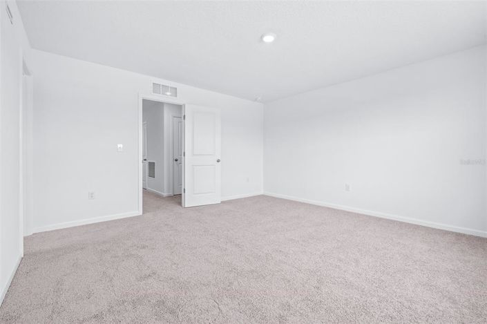 Image No.17-3 Bed Townhouse for sale