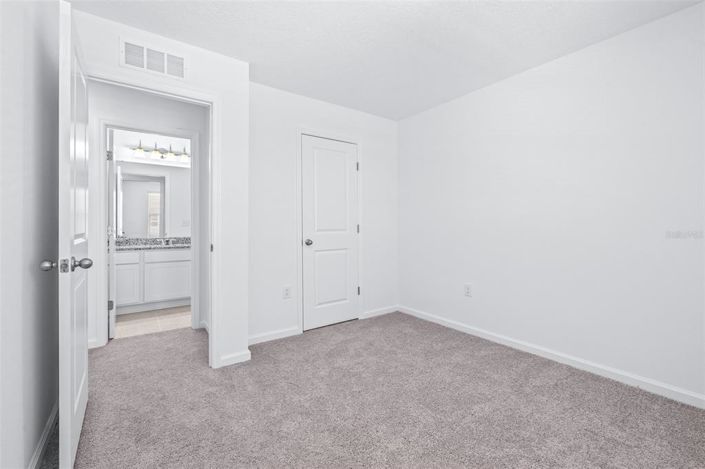 Image No.24-3 Bed Townhouse for sale