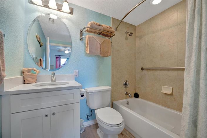 Image No.27-2 Bed Property for sale