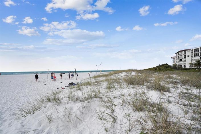 Image No.40-2 Bed Property for sale