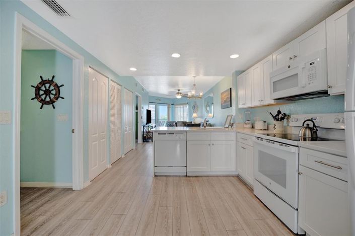 Image No.7-2 Bed Property for sale