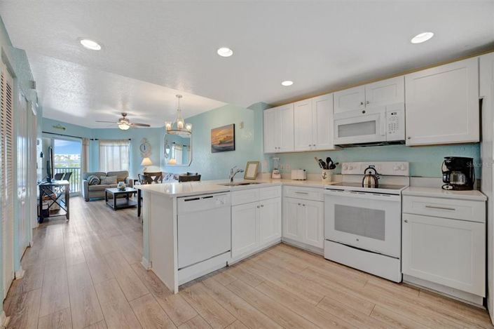 Image No.8-2 Bed Property for sale