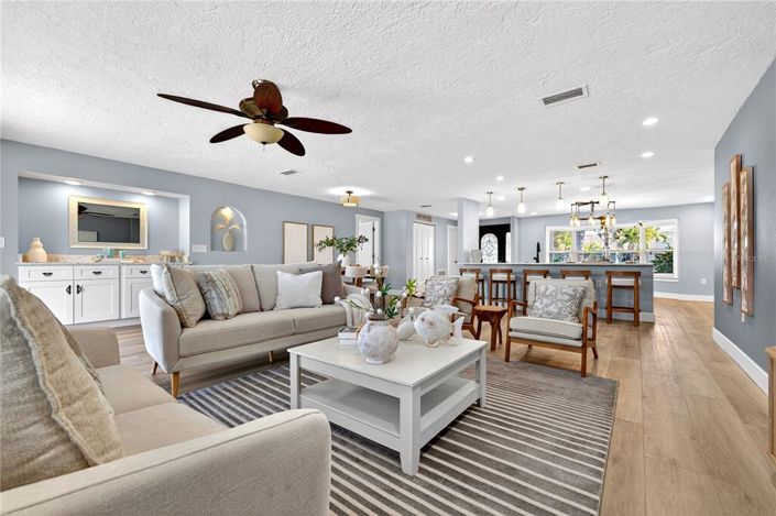 Image No.13-3 Bed Property for sale