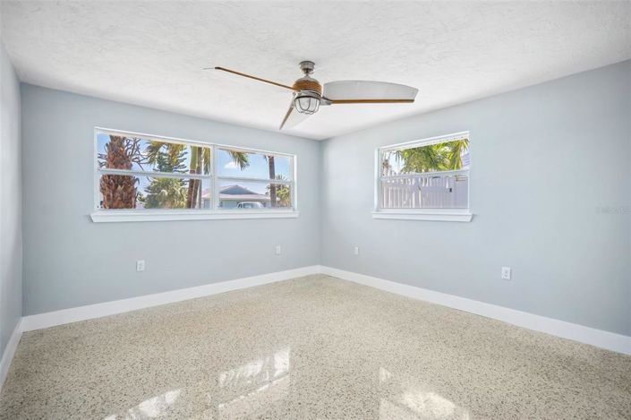 Image No.34-3 Bed Property for sale