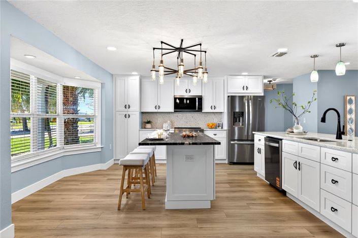 Image No.8-3 Bed Property for sale