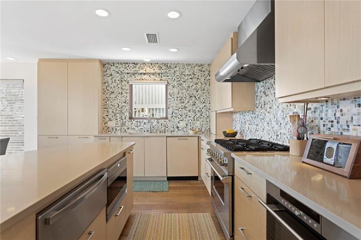 Image No.11-4 Bed Property for sale