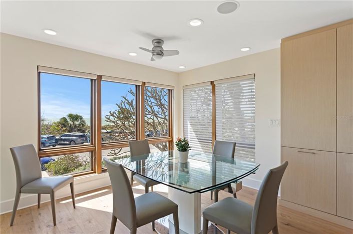 Image No.12-4 Bed Property for sale