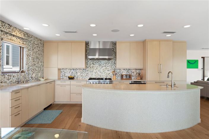 Image No.14-4 Bed Property for sale