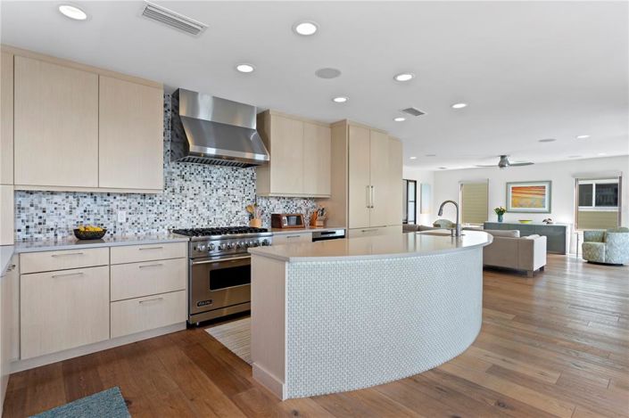 Image No.16-4 Bed Property for sale