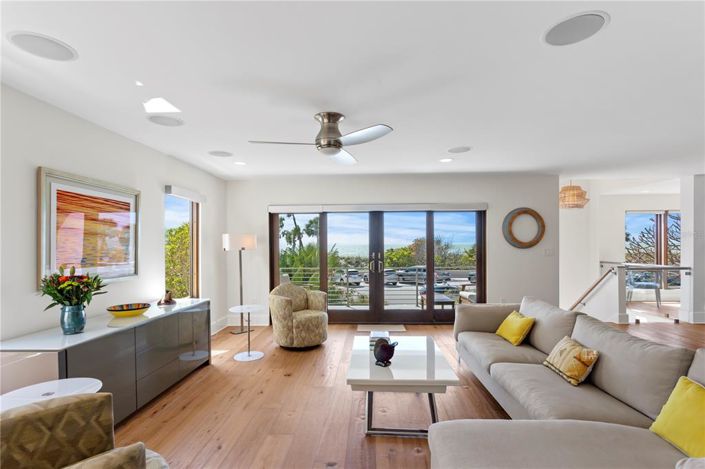 Image No.20-4 Bed Property for sale